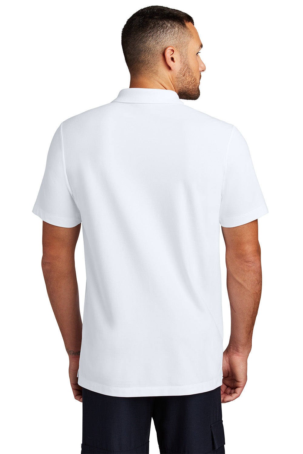 MM1004_White_Model_Back.jpg
