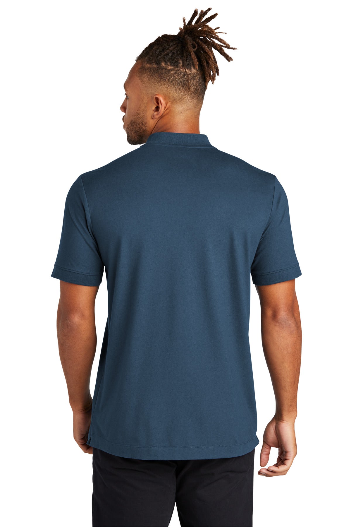 MM1008_insigniablue_model_back.jpg