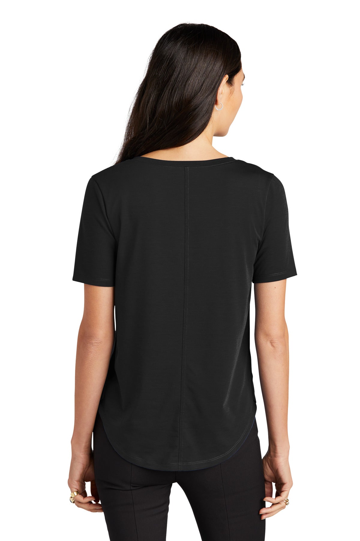 MM1017_deepblack_model_back.jpg