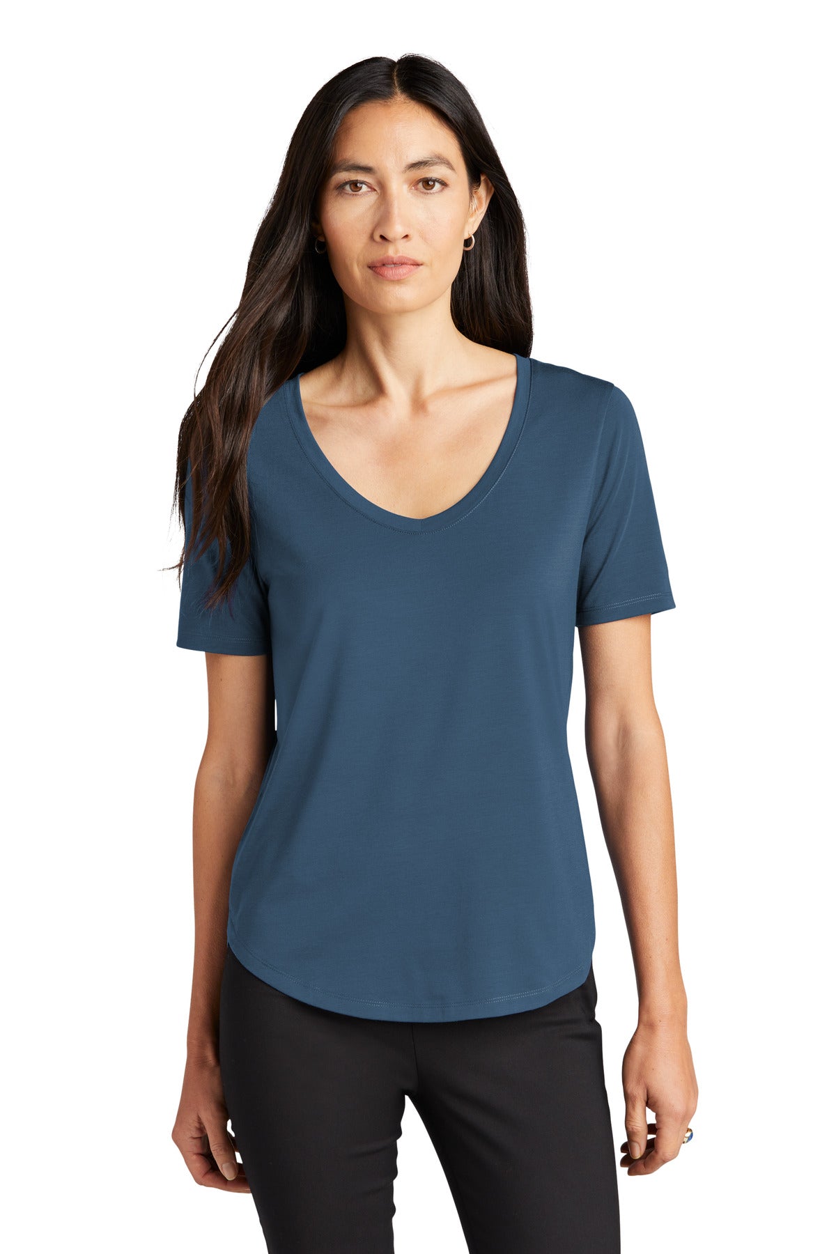 MM1017_insigniablue_model_front.jpg