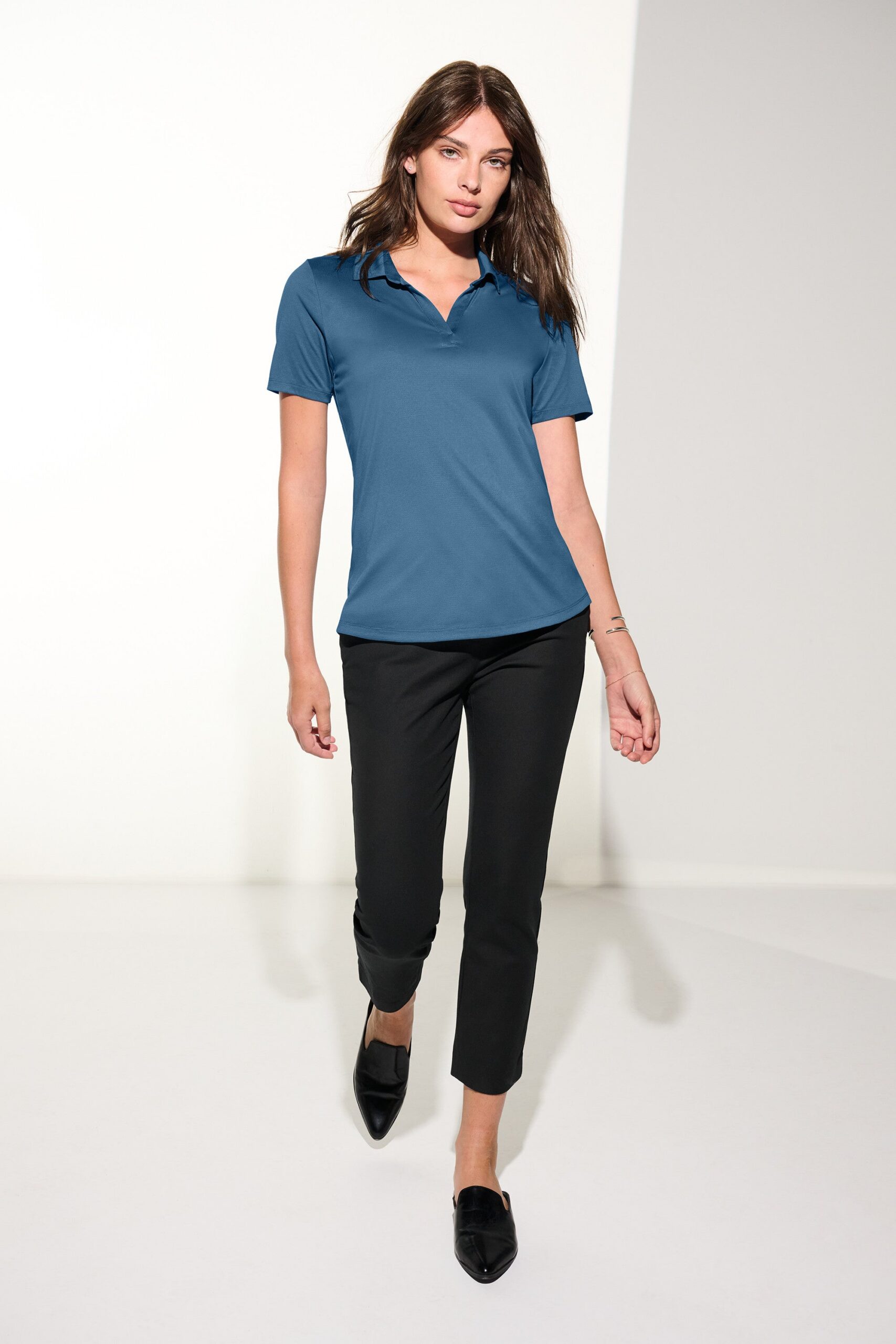 MM1021_SP25_Catalog_MM_003_Lifestyle_Model.jpg