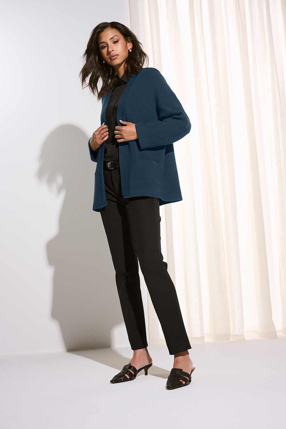 MM3021_FA25_Catalog_MM_002_Copy__Lifestyle_Model.jpg