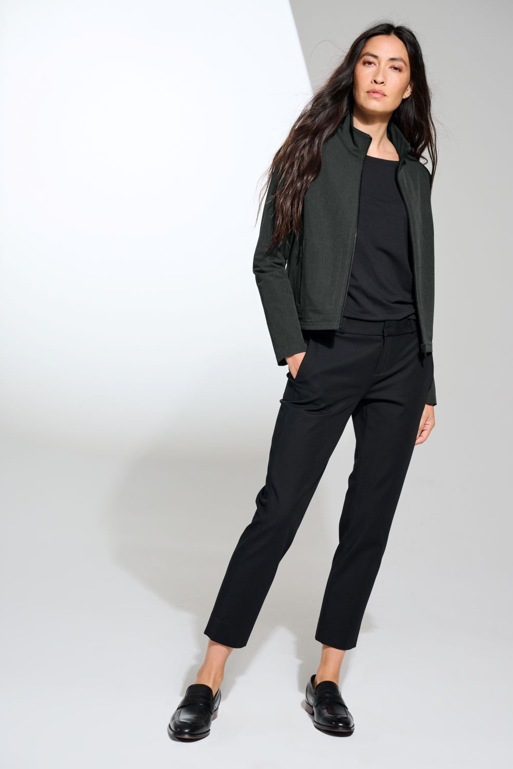 MM7103_AnchorGreyHeather_Model_MM24-2_1.jpg